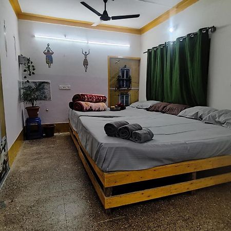 Adh Amilia Gardens Hotel Narasimharaja Puram Bagian luar foto
