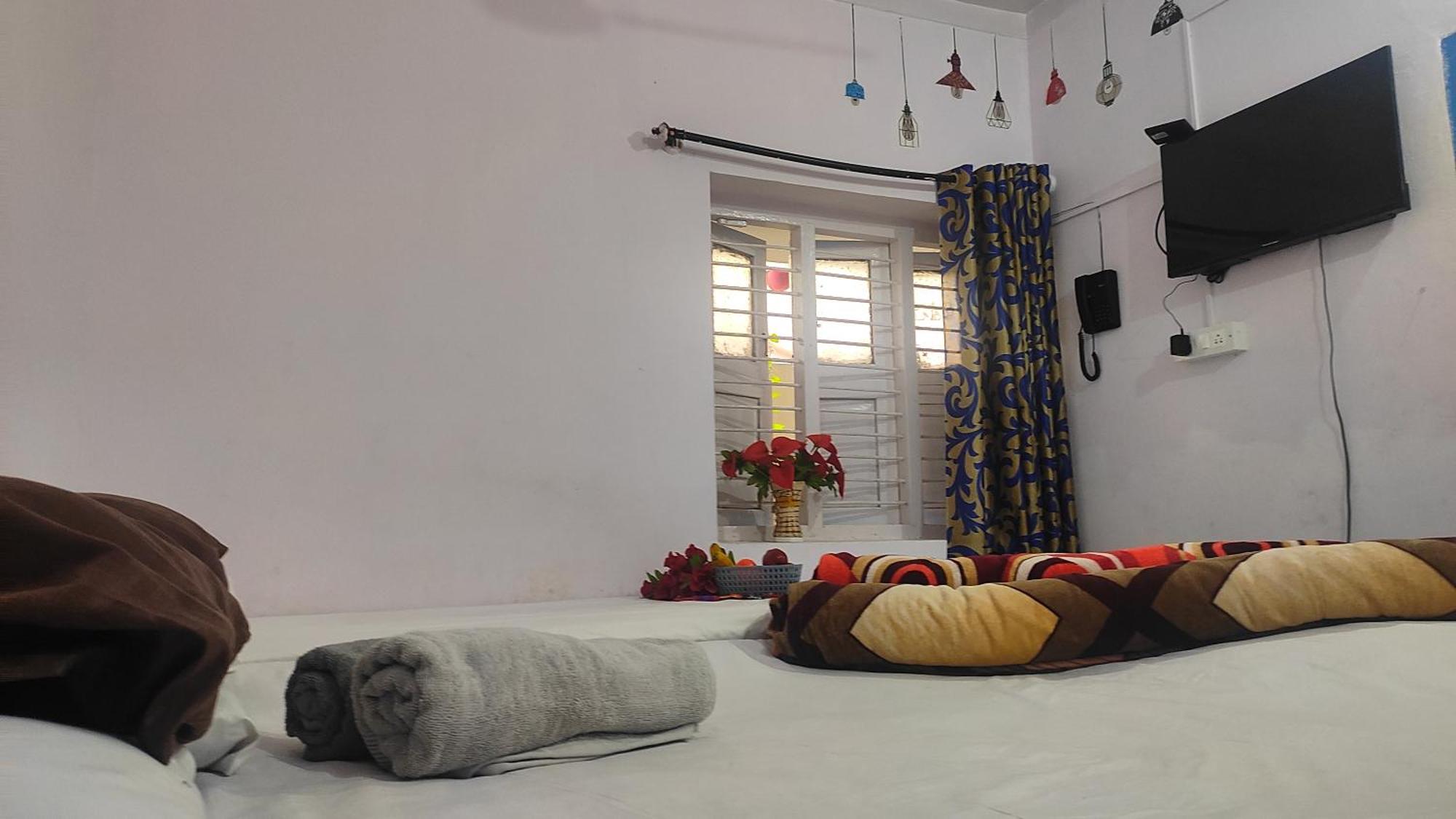Adh Amilia Gardens Hotel Narasimharaja Puram Bagian luar foto