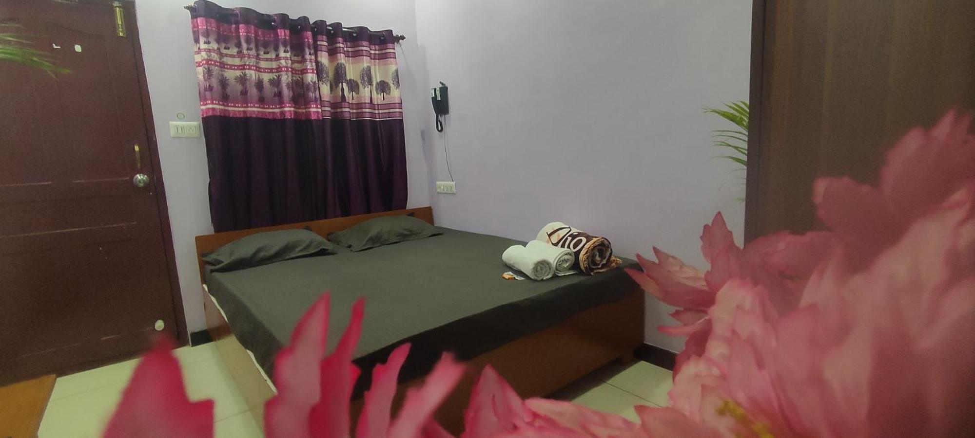Adh Amilia Gardens Hotel Narasimharaja Puram Bagian luar foto