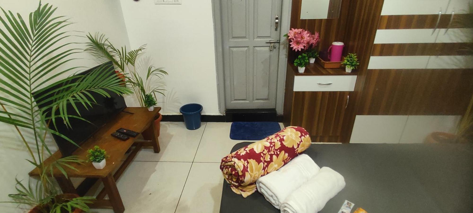 Adh Amilia Gardens Hotel Narasimharaja Puram Bagian luar foto